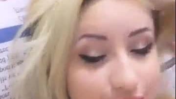 Blonde live masturbate