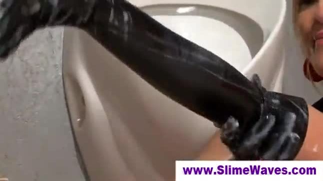 Monster load of cum at gloryhole
